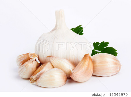 garlic with leaves 15542979