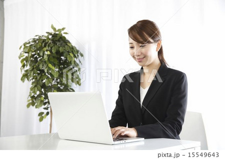 働く女性 15549643