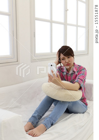 20代日本人女性携帯 15551878