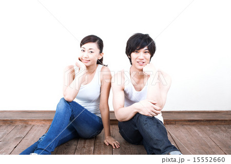 身体を鍛えた男女カップル 身体を鍛えた男女カップル 15552660