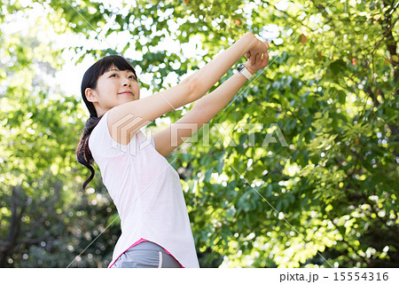 女性　ストレッチ 15554316