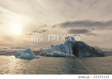 Iceberg in Jokulsarlon glacier lake in Iceland 15555132