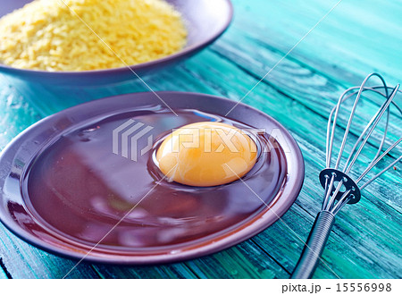 raw egg 15556998