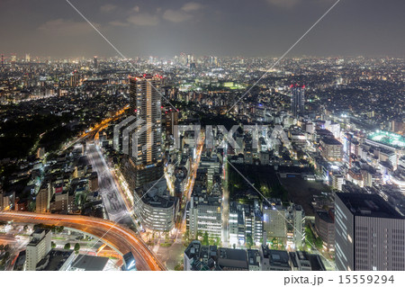 サンシャイン60展望台から見た新宿方向の夜景 15559294