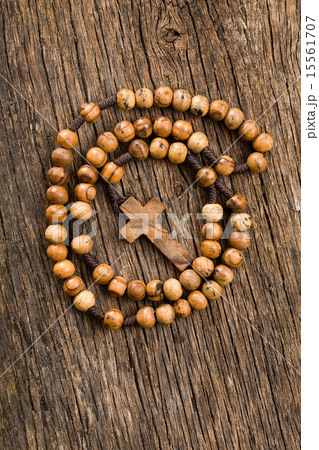 Wooden rosary beads 15561707