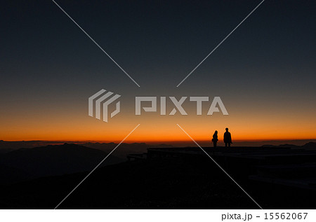 夕焼けシルエット 15562067