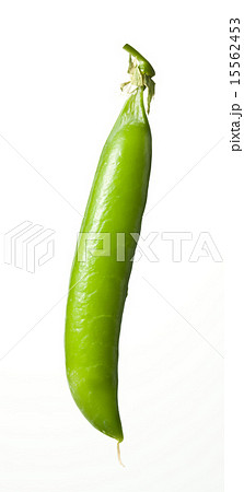 fresh green peas 15562453