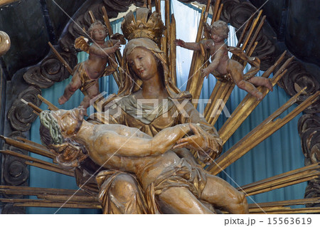 Pieta Pieta 15563619