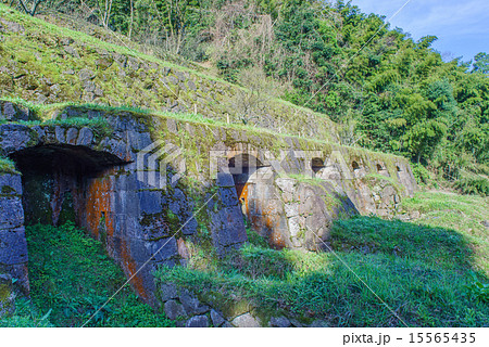 春の石見銀山の清水谷製錬所跡 春の石見銀山の清水谷製錬所跡 15565435