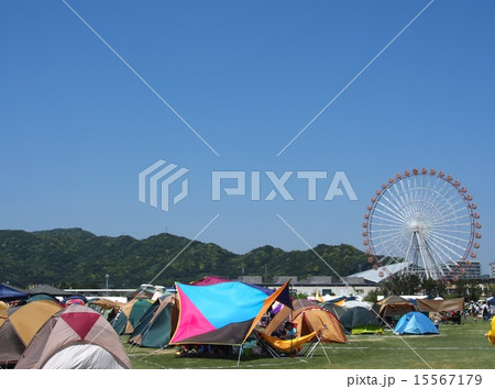 フェス会場のキャンプサイト 15567179