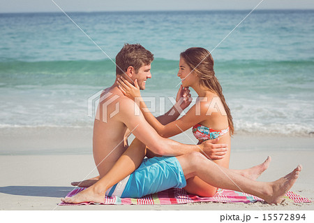 happy couple smiling 15572894