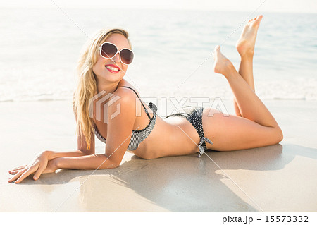 beautiful blonde woman on a sunny day 15573332