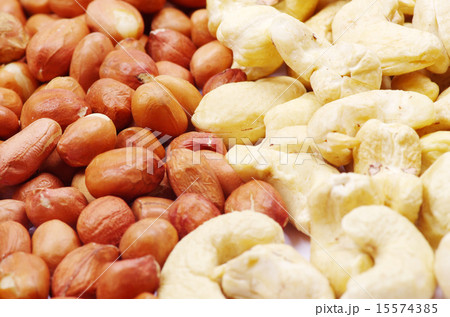 peanut and cashew 15574385