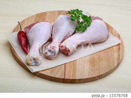 Raw chicken legs Raw chicken legs 15576708
