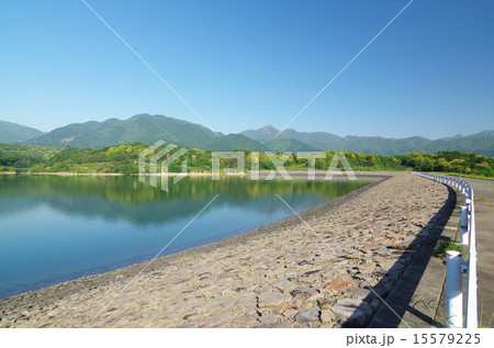 三重用水「きらら湖」の新緑 三重用水「きらら湖」の新緑 15579225