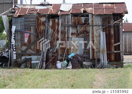 トタンの小屋の写真素材