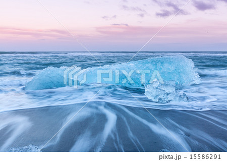 Iceberg beach Iceland 15586291