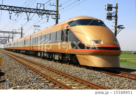 初夏の日光路を快走する…黄金の特急列車『東武特急スペーシア・日光詣』 初夏の日光路を快走する…黄金の特急列車『東武特急スペーシア・日光詣』 15588951