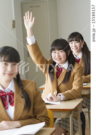 女子中学生の授業風景 女子中学生の授業風景 15589157