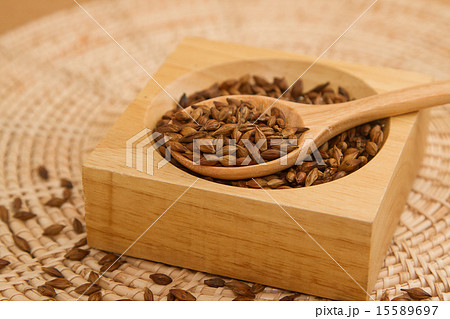 Closeup Barley tea in the wooden spoon 15589697