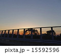 高架道路上からの夕焼け 15592596