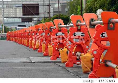 建設現場:キャラクター(たぬき)単管バリケード 建設現場:キャラクター(たぬき)単管バリケード 15592893