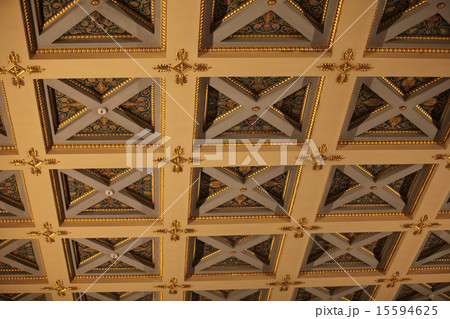 ancient ceiling with caissons 15594625
