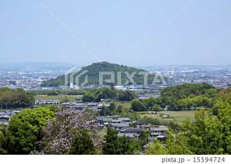 甘樫丘より見る大和三山の耳成山 15594724