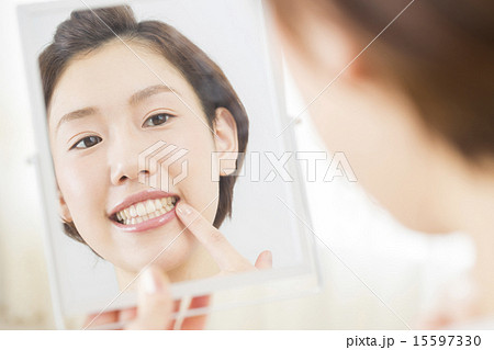 ビューティーイメージ　若い女性 15597330