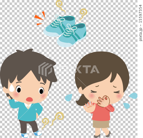 足、靴のにおいに悩む男性 15597354