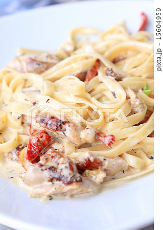 おいしいクリームパスタ おいしいクリームパスタ 15604959