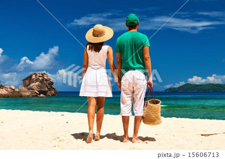 Couple on a beach at Seychelles 15606713