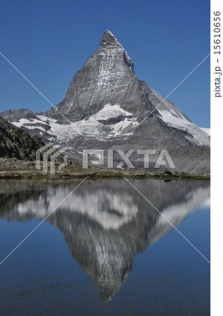 逆さマッターホルン 15610656