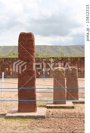 半地下式方形広場 15612515