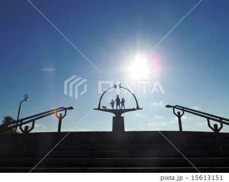 湊山公園の階段と空 湊山公園の階段と空 15613151