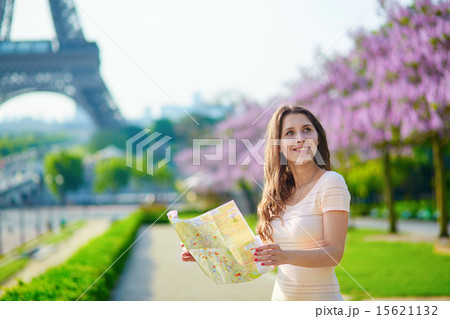Beautiful young woman in Paris 15621132