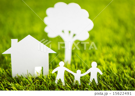 Paper cut of family with house and tree Paper cut of family with house and tree 15622491