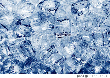 Ice cubes close-up 15624604