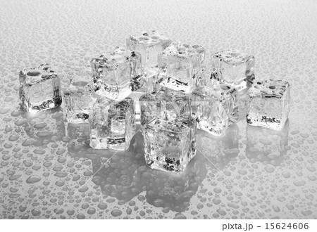 Ice cubes with drops 15624606