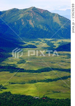 燧ケ岳から見た尾瀬ヶ原と至仏山 燧ケ岳から見た尾瀬ヶ原と至仏山 15628289
