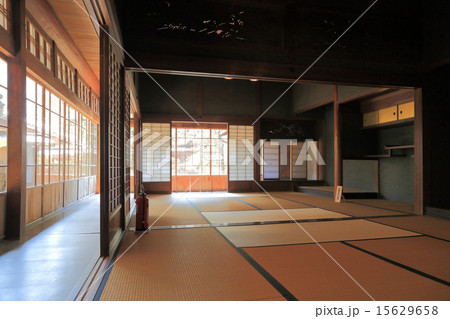 岡山県高梁市「吹屋」（重要伝統的建造物群保存地区）旧片山家住宅の座敷 15629658