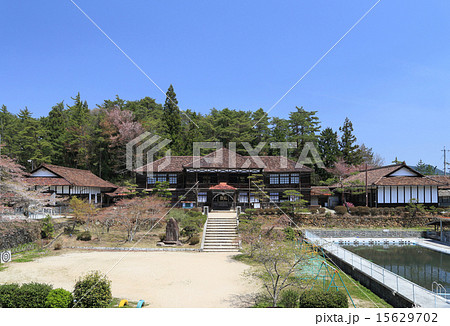 岡山県高梁市「吹屋」（重要伝統的建造物群保存地区）「高梁市立吹屋小学校」（2011年度末廃校） 15629702