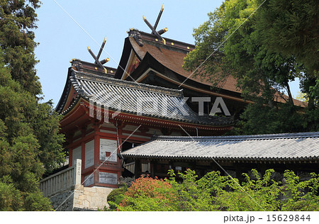 吉備津神社 南随神門と回廊 拝殿と本殿の屋根の写真素材