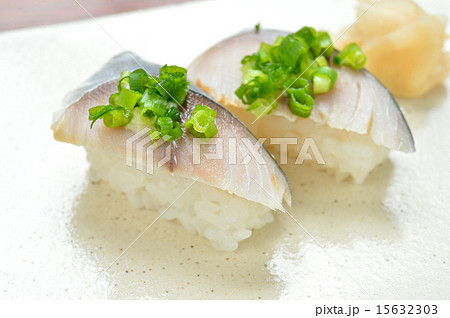 寿司（しめサバ／しめ鯖）。 15632303