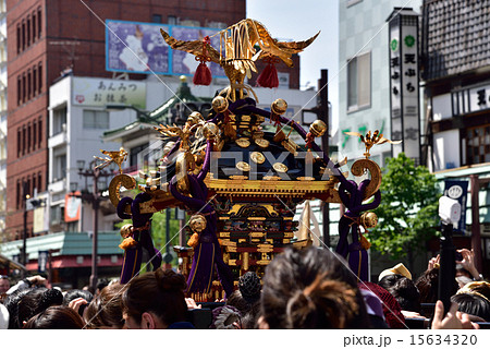 三社祭の神輿 三社祭の神輿 15634320