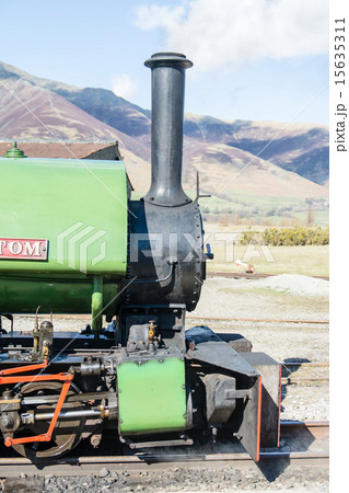 イギリス田舎町の小さな蒸気機関車の写真素材