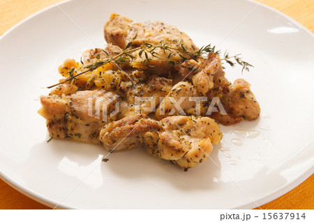 鶏肉の香草焼き 鶏肉の香草焼き 15637914