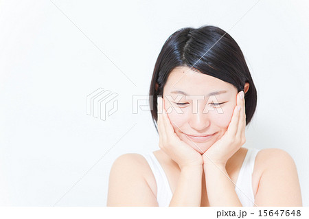 女性　スキンケアイメージ 15647648
