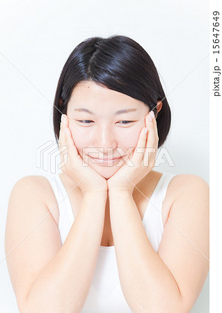 女性　スキンケアイメージ 15647649