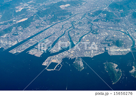 教科書のように見事な三角州の広島市の写真素材